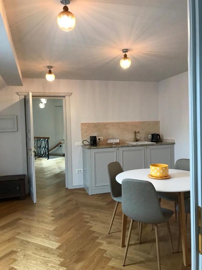 Augsburg Apart Piatra Neamţ Exterior foto