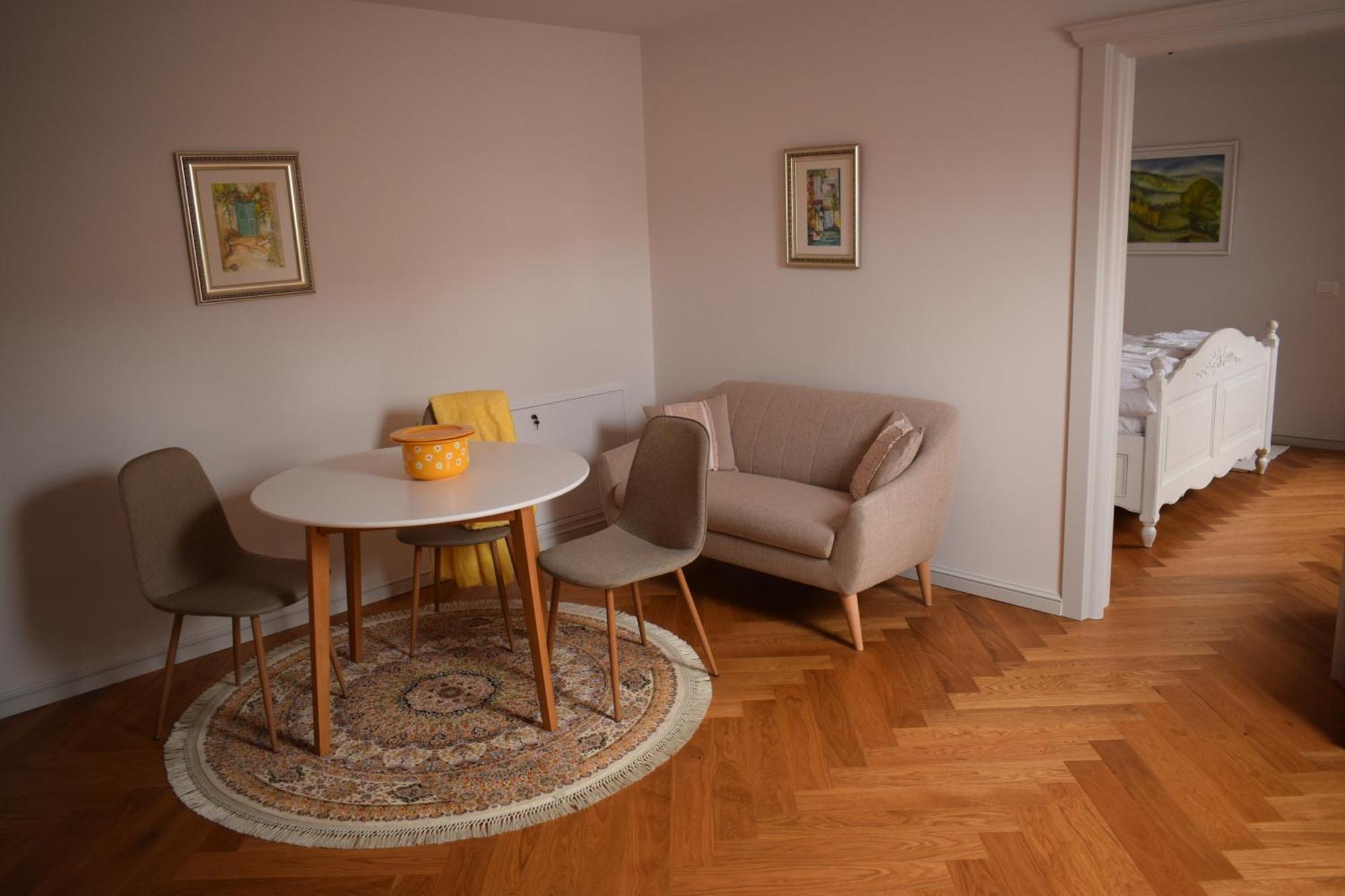 Augsburg Apart Piatra Neamţ Exterior foto