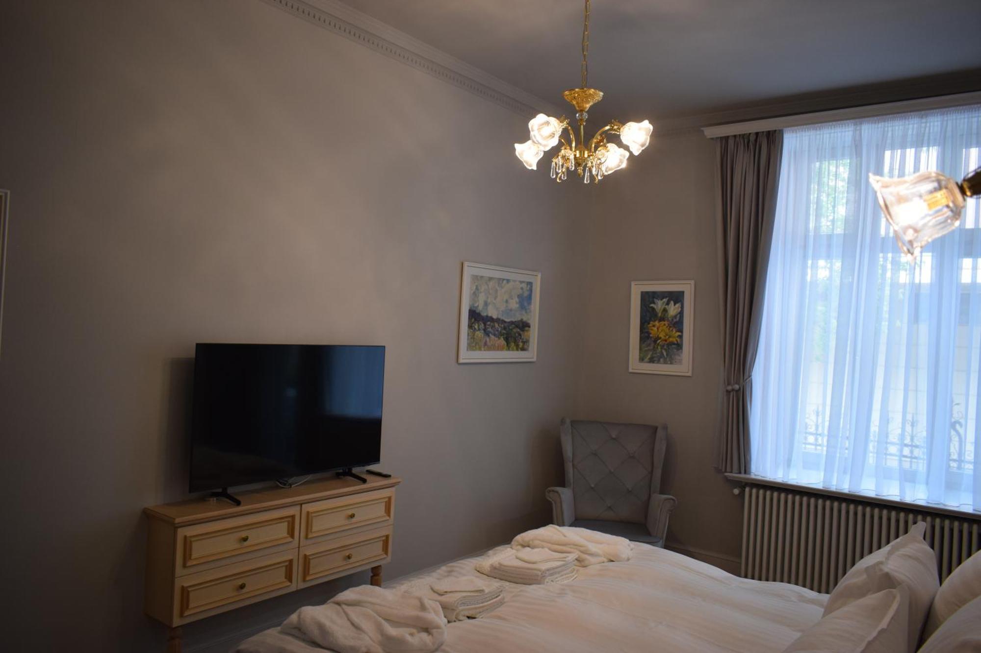 Augsburg Apart Piatra Neamţ Exterior foto